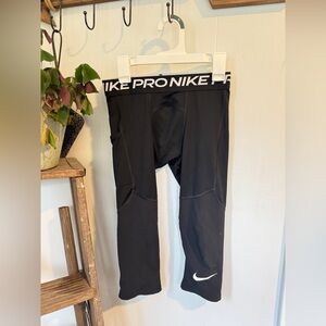 ✨ Nike Pro Dri-FIT 3/4 Compression Tights | Boys Size Medium 🏃‍♂️🖤